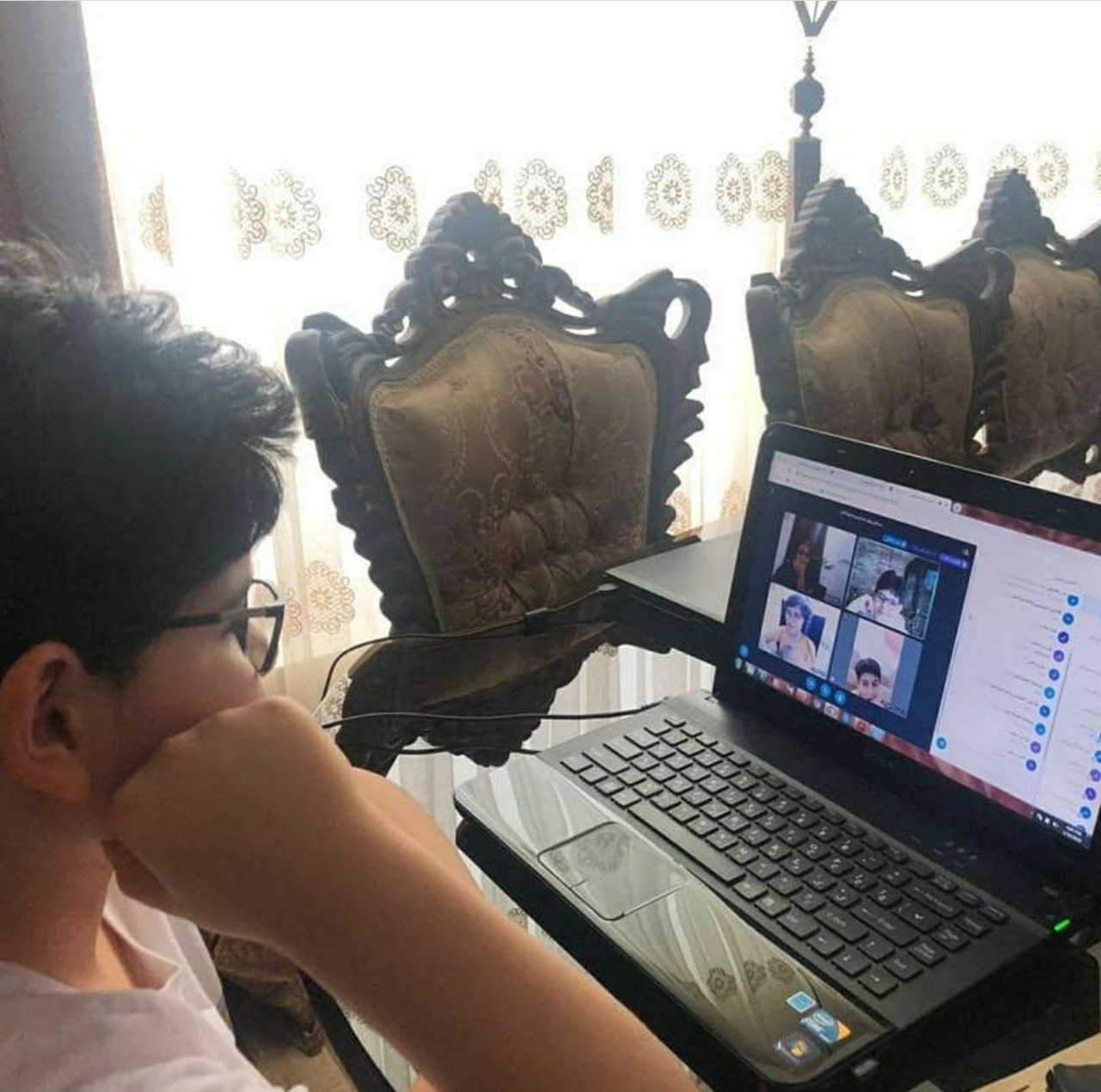 مدرسه آنلاین